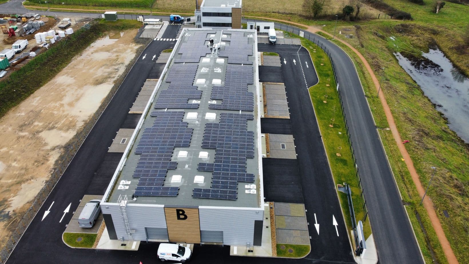 Installation des panneaux photovoltaïques Z.A.C du Cormier V